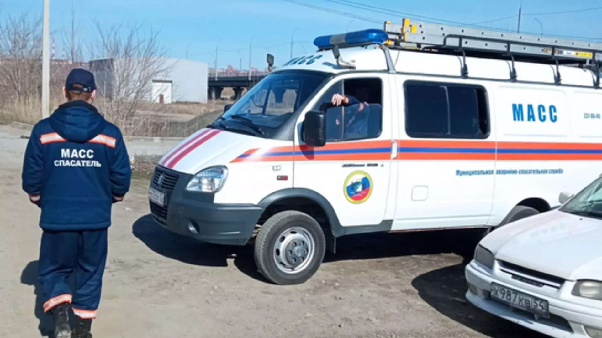 Рухнувшему с высоты строителю потребовалась медэвакуация в Новосибирске